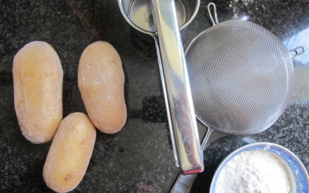 Preparazione Gnocchi al ragù - Fase 3 Preparazione Gnocchi al ragù - Fase 3