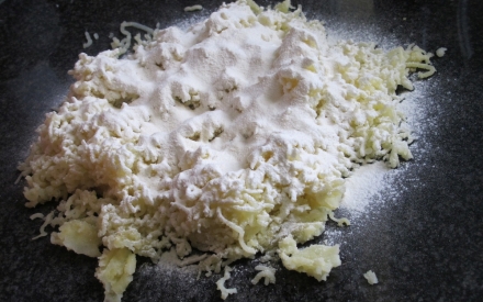Preparazione Gnocchi al ragù - Fase 4 Preparazione Gnocchi al ragù - Fase 4