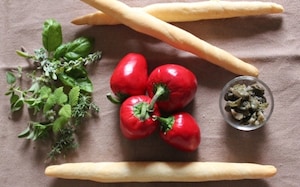 Preparazione Peperoncini piccanti al forno con erbe e capperi - Fase 1