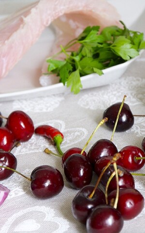 Preparazione Persico africano con salsa fredda di ciliegie - Fase 1