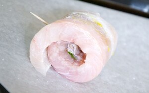 Preparazione Persico africano con salsa fredda di ciliegie - Fase 2