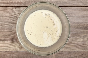 Preparazione Quiche con pere, salvia e fontina - Fase 4