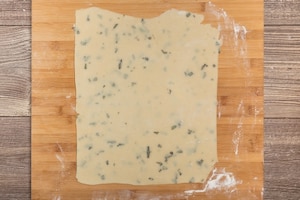 Preparazione Quiche con pere, salvia e fontina - Fase 2