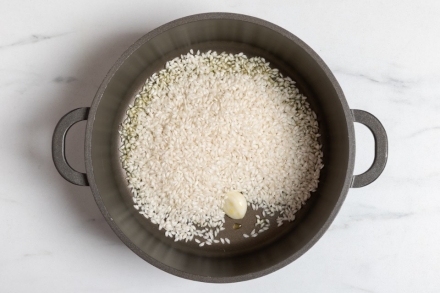 Preparazione Risotto fave e zafferano - Fase 2 Preparazione Risotto fave e zafferano - Fase 2