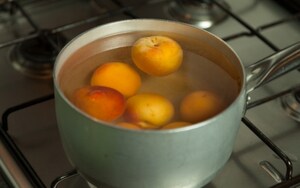 Preparazione Sbriciolata semi e noci con purea di albicocca - Fase 1