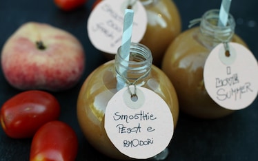 Smoothie di pesche grigliate e pomodori