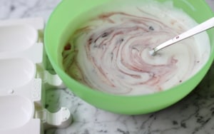 Preparazione Stecchi ghiacciati yogurt e ciliegie - Fase 1