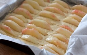 Preparazione Torta morbida alle pesche bianche con glassa ai fiori d'arancio - Fase 4