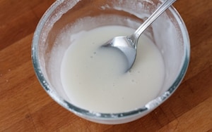 Preparazione Torta morbida alle pesche bianche con glassa ai fiori d'arancio - Fase 6