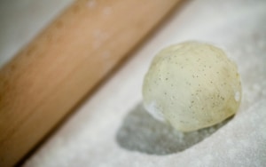 Preparazione Tortelli croccanti d'albicocche e zenzero, salsa al cioccolato bianco al pepe - Fase 4