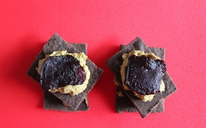 Preparazione Cialdine ai semi di lino con fave e noci - Fase 2