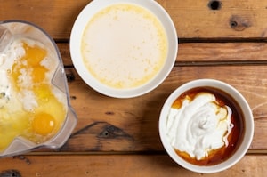 Preparazione Ciambellone allo yogurt - Fase 1