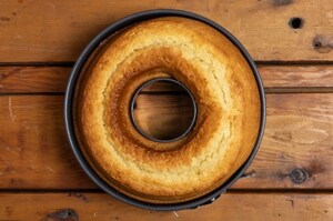 Preparazione Ciambellone allo yogurt - Fase 3