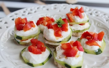 Cetrioli con ricotta al limone e peperone rosso