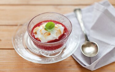 Île flottante con coulis di fichi d'India