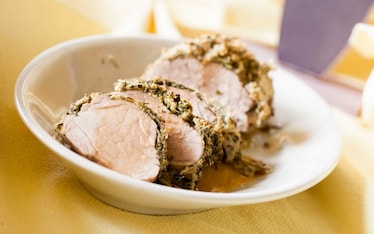 Maiale in crosta d'erbe con salsa al miele e peperoncino