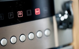 Preparazione Maiale in crosta d'erbe con salsa al miele e peperoncino - Fase 2