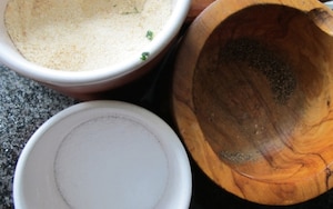 Preparazione Maiale in crosta d'erbe con salsa al miele e peperoncino - Fase 4