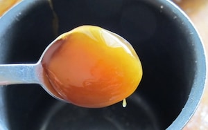 Preparazione Maiale in crosta d'erbe con salsa al miele e peperoncino - Fase 10