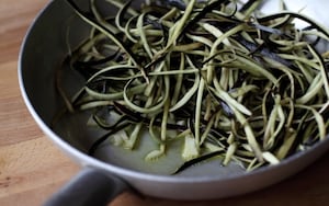 Preparazione Nidi di melanzane con scamorza affumicata - Fase 1