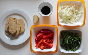 Preparazione Tempeh saltato con verdure, zenzero e salsa di soia - Fase 1