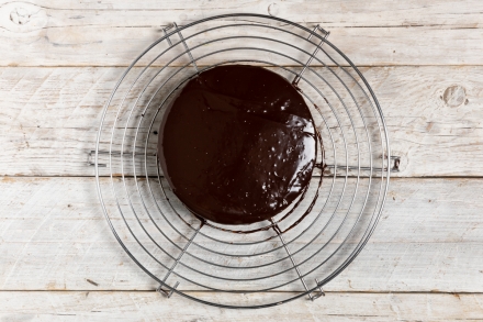 Preparazione Torta Sacher - Fase 5 Preparazione Torta Sacher - Fase 5