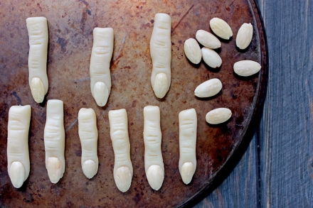 Preparazione Dita della strega di Halloween - Fase 2 Preparazione Dita della strega di Halloween - Fase 2
