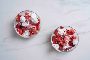 Preparazione Mini Pavlova con fragole e lamponi - Fase 3