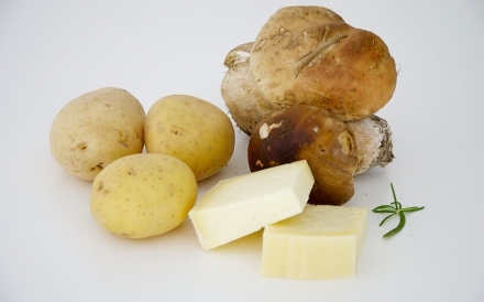 Preparazione Patate ripiene con Asiago e porcini - Fase 1 Preparazione Patate ripiene con Asiago e porcini - Fase 1