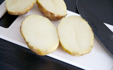 Preparazione Patate ripiene con Asiago e porcini - Fase 1 Preparazione Patate ripiene con Asiago e porcini - Fase 1