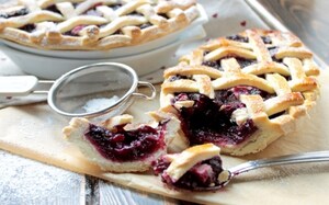 Preparazione Pie ai mirtilli - Fase 2