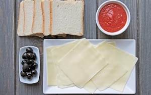 Preparazione Pizzette Mummia - Fase 1