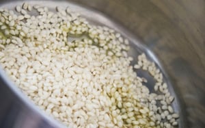 Preparazione Risotto alla zucca, birra e liquirizia - Fase 1