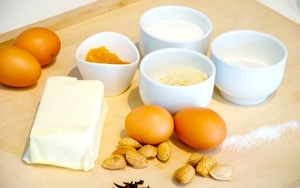 Preparazione Torta soffice con cocco e mandorle - Fase 1