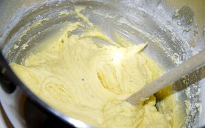 Preparazione Torta soffice con cocco e mandorle - Fase 2