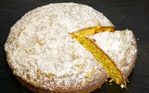 Preparazione Torta soffice con cocco e mandorle - Fase 3