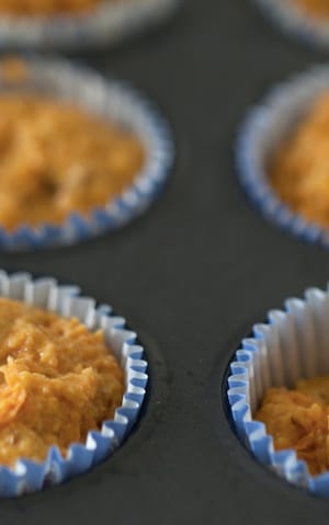 Preparazione Tortine alle carote e nocciole - Fase 5