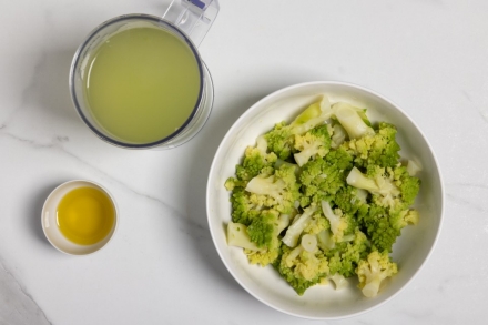 Preparazione Vellutata di broccolo romanesco - Fase 2 Preparazione Vellutata di broccolo romanesco - Fase 2