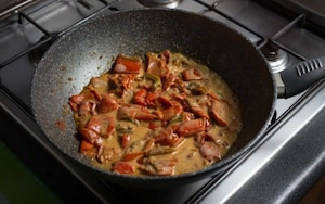 Preparazione Vellutata di peperoni con fagioli neri e latte di cocco - Fase 2