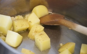 Preparazione Zuppa di farro, porcini e pinoli nel barattolo - Fase 2
