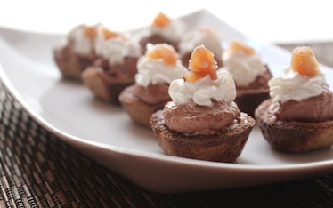 Cestini di castagne con panna e cioccolato