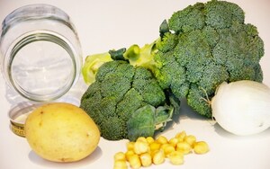 Preparazione Crema di broccolo, ceci e cipolla in barattolo - Fase 1