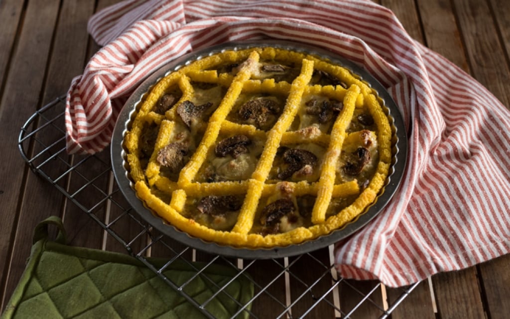 Crostata di polenta con porri e champignon