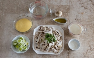 Preparazione Crostata di polenta con porri e champignon - Fase 1