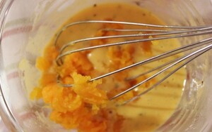 Preparazione Frittelle di zucca con  carote al cumino - Fase 2