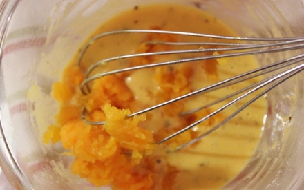 Preparazione Frittelle di zucca con  carote al cumino - Fase 2 Preparazione Frittelle di zucca con  carote al cumino - Fase 2