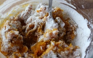 Preparazione Gnocchi di zucca con pancetta e semi di zucca - Fase 1