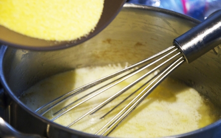 Preparazione Zuppa di polenta e patate con gorgonzola - Fase 2 Preparazione Zuppa di polenta e patate con gorgonzola - Fase 2
