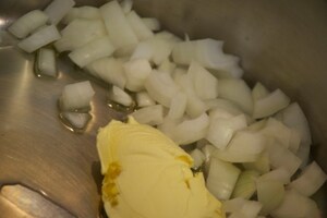 Preparazione Vellutata di pollo alla birra - Fase 1