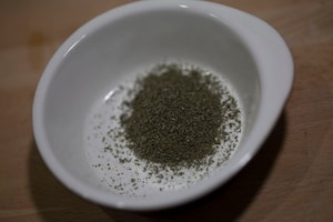 Preparazione Baccalà con salsa di carote, carciofi, noci e polvere di rosmarino - Fase 1